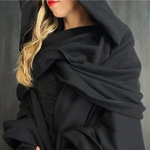 Nuit Clothing Atelier / Mythic Cape in Cotton Fleece